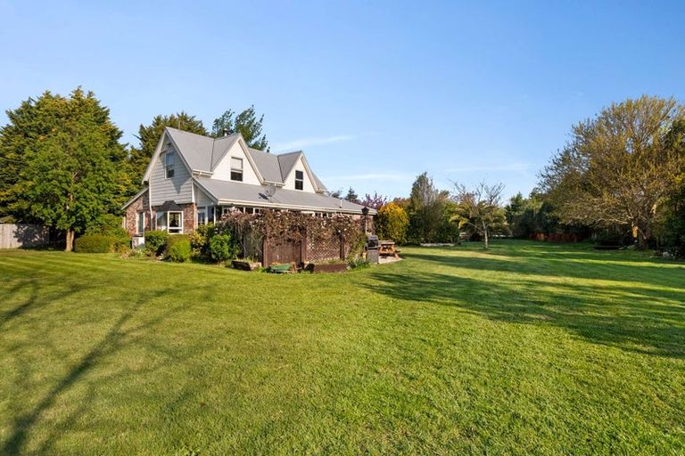 Photo of property in 14 Allin Drive, Waikuku Beach, 7402