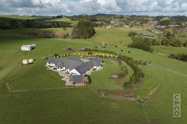 Photo of property in 1242 State Highway 16, Waimauku, 0883