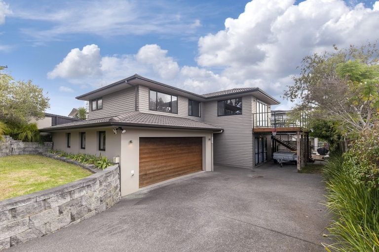 Photo of property in 87 Knights Road, Rothesay Bay, Auckland, 0630