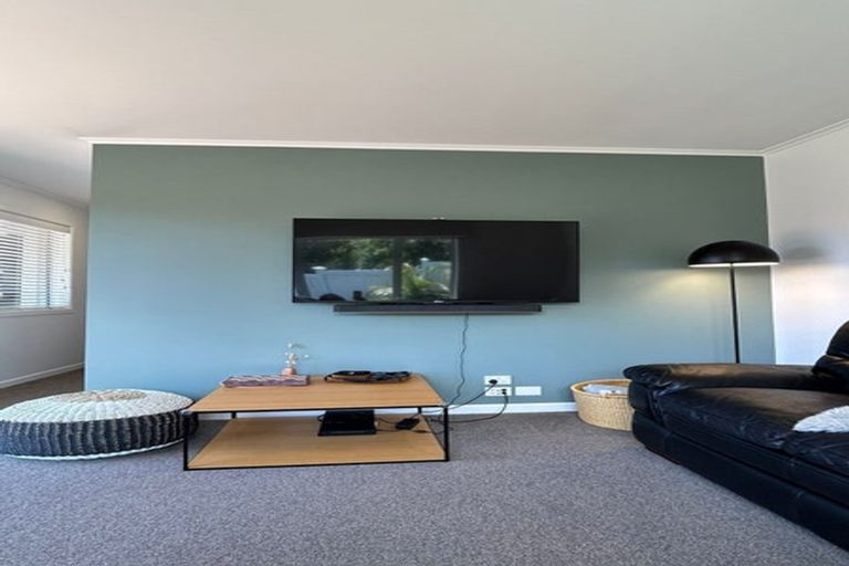Photo of property in 6 Channel View Road, Campbells Bay, Auckland, 0630