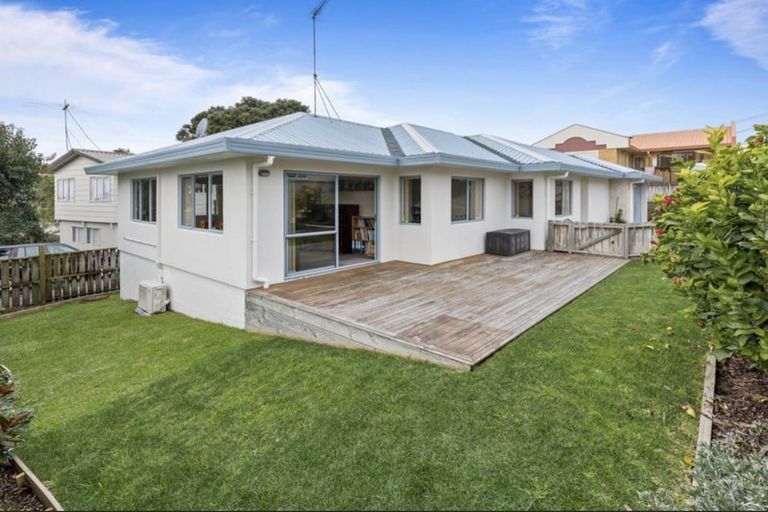 Photo of property in 2/840 Whangaparaoa Road, Manly, Whangaparaoa, 0930