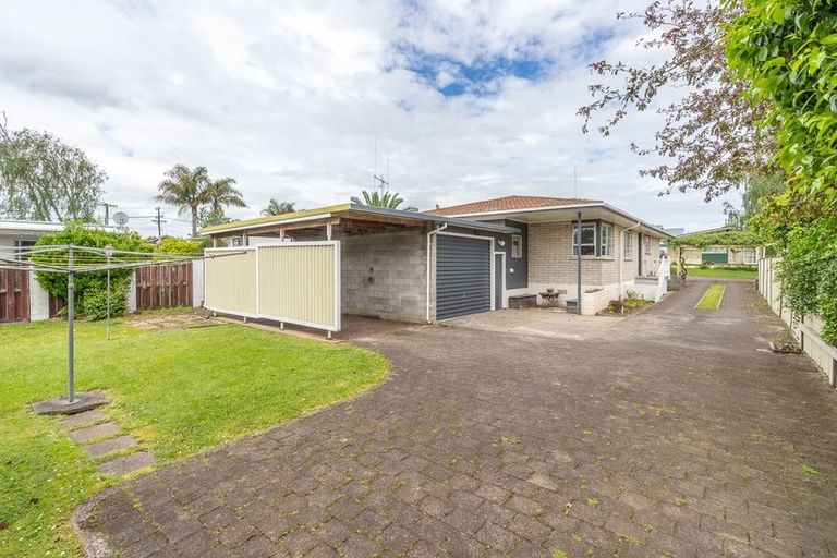 Photo of property in 14 Storey Avenue, Forest Lake, Hamilton, 3200