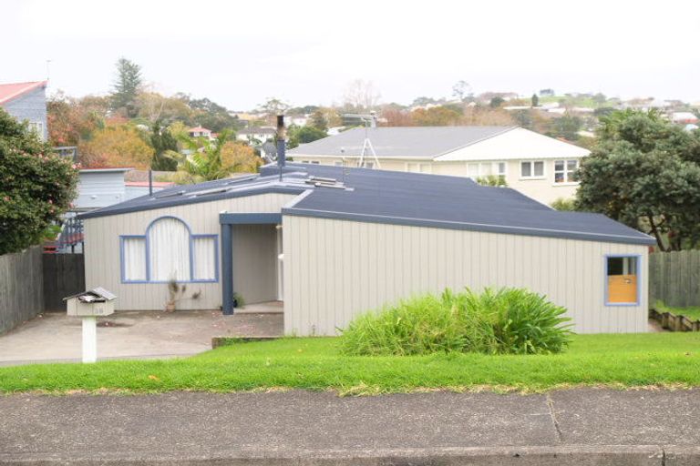 Photo of property in 16 Coates Road, Cockle Bay, Auckland, 2014