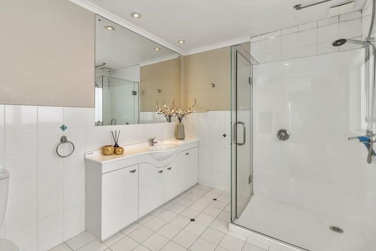 Photo of property in 65 Seacliffe Avenue, Belmont, Auckland, 0622