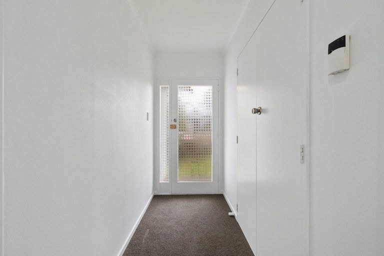 Photo of property in 28 Pinedale Parade, Milson, Palmerston North, 4414