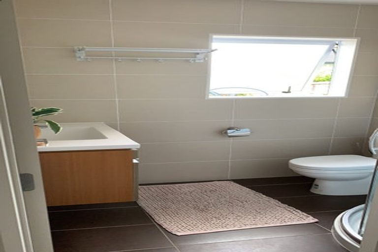 Photo of property in 20 Kilear Close, Pinehill, Auckland, 0632