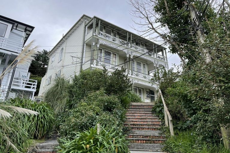 Photo of property in 1/14 Clifton Terrace, Kelburn, Wellington, 6012
