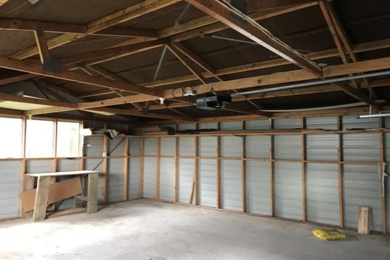 Photo of property in 4 Felicity Place, Unsworth Heights, Auckland, 0632