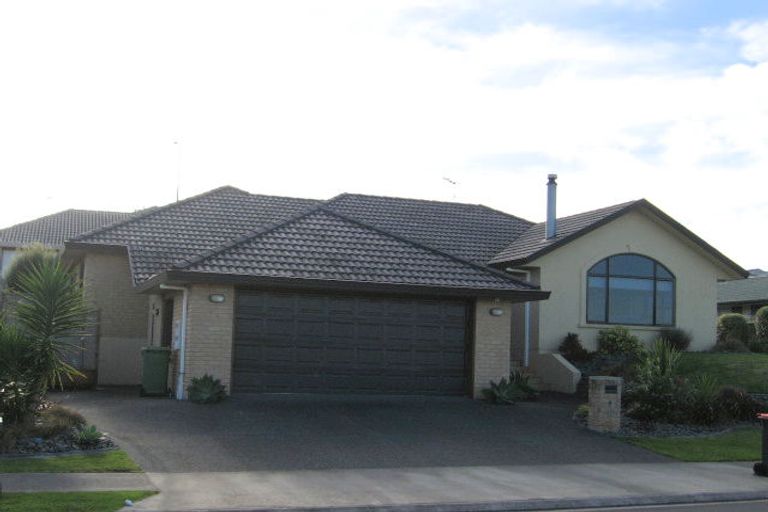 Photo of property in 40 Kath Hopper Drive, Orewa, 0931