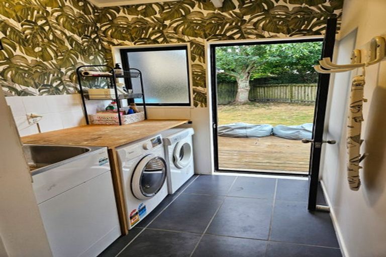 Photo of property in 10 Tokay Place, Huapai, Kumeu, 0810