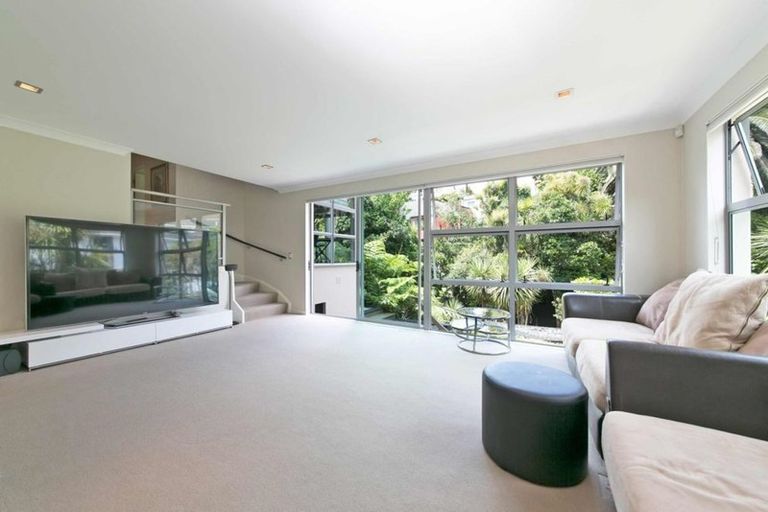 Photo of property in 1a Palmer Crescent, Mission Bay, Auckland, 1071