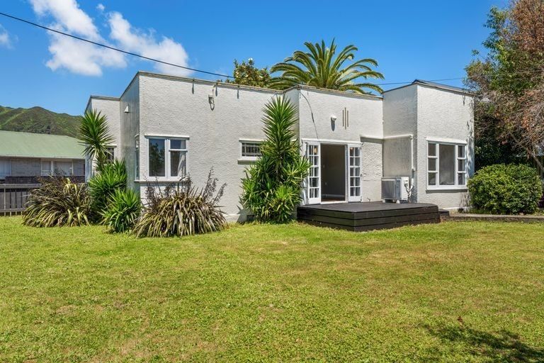 Photo of property in 158 Naenae Road, Naenae, Lower Hutt, 5011