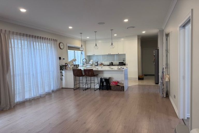 Photo of property in 5 Ksenia Drive, Flat Bush, Auckland, 2019