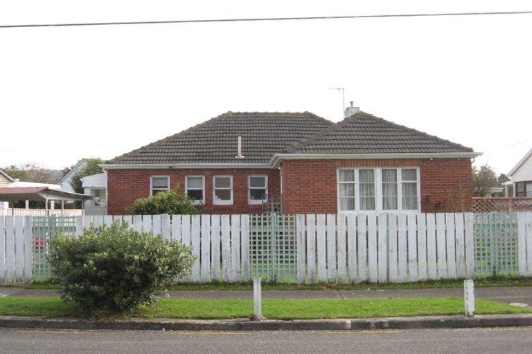 Photo of property in 12 Gibson Crescent, Naenae, Lower Hutt, 5011