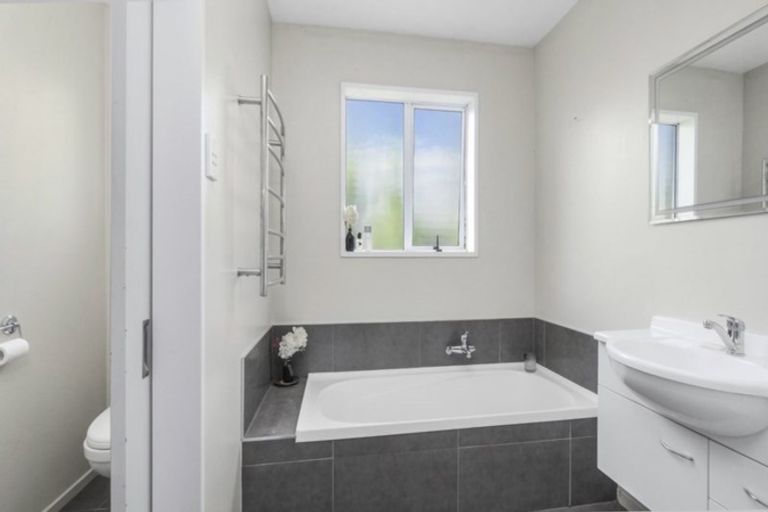 Photo of property in 106 Regency Crescent, Redwood, Christchurch, 8051