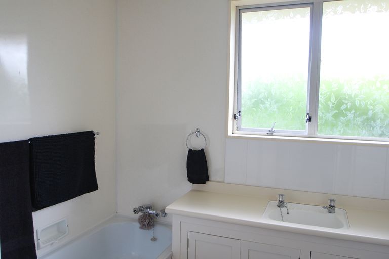 Photo of property in 39 Awamoa Road, Holmes Hill, Oamaru, 9401