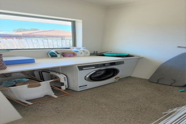 Photo of property in 28 Pacific View Road, Papamoa Beach, Papamoa, 3118