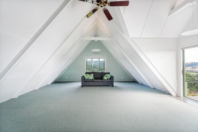 Photo of property in 13 Tairua Heights, Tairua, 3508