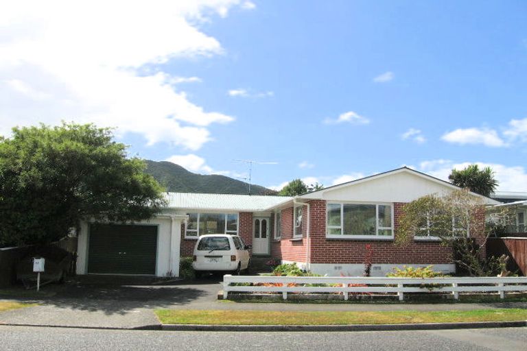 Photo of property in 37 Pasadena Crescent, Totara Park, Upper Hutt, 5018