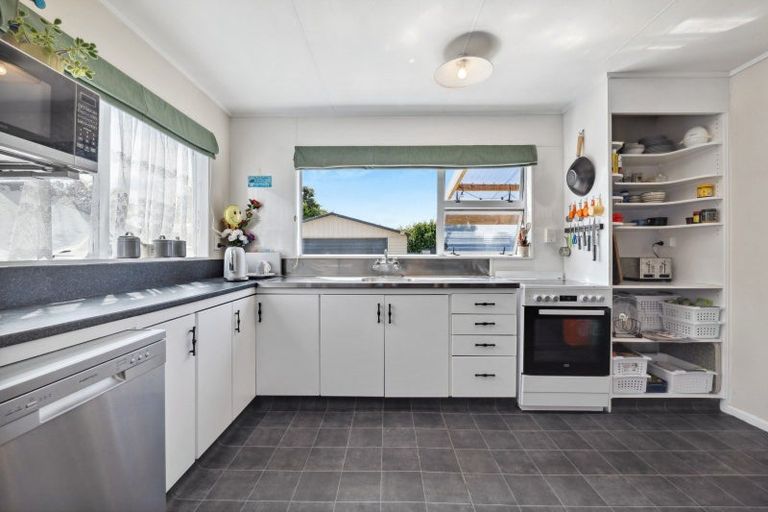 Photo of property in 36 Dixon Avenue, Hawera, 4610