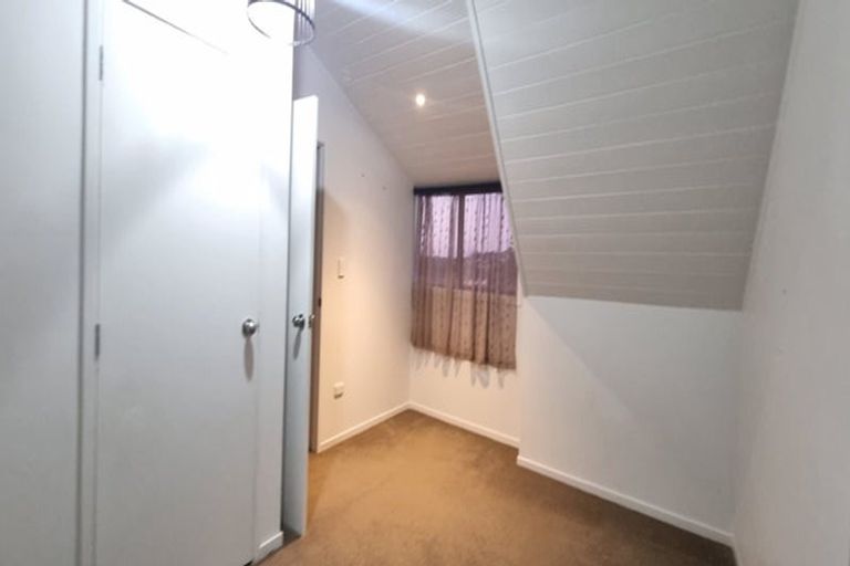 Photo of property in 2/24 Lancaster Road, Beach Haven, Auckland, 0626