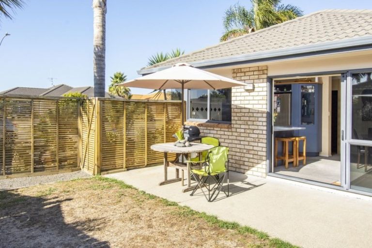 Photo of property in 34 Mcleod Place, Papamoa Beach, Papamoa, 3118