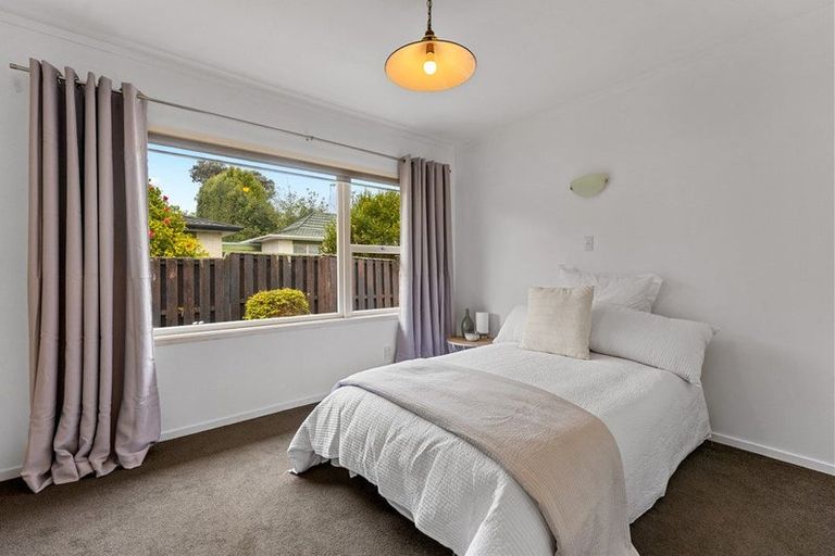 Photo of property in 1/4 Waterloo Road, Milford, Auckland, 0620