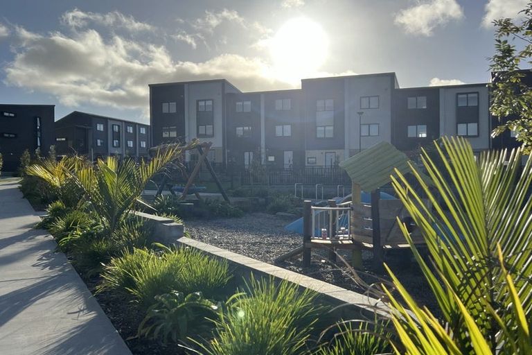 Photo of property in 15 Selo Street, Glen Eden, Auckland, 0602