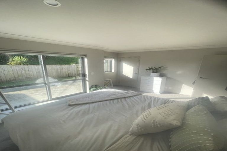 Photo of property in 6 Brindle Way, Newlands, Wellington, 6037