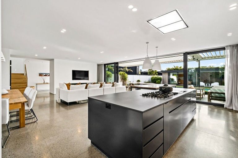 Photo of property in 106a Godden Crescent, Mission Bay, Auckland, 1071