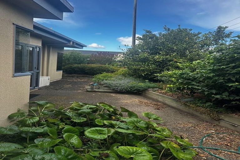 Photo of property in 1a Arataki Road, Havelock North, 4130