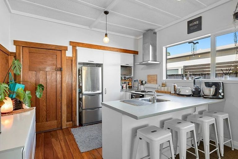 Photo of property in 17 Massey Street, Westown, New Plymouth, 4310