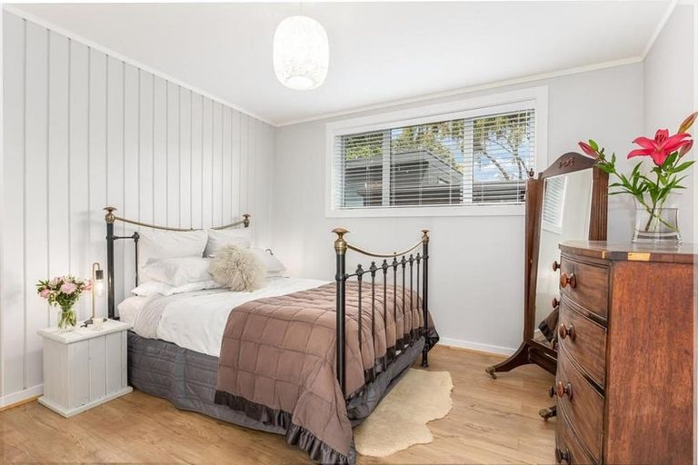 Photo of property in 19 Fleetwood Grove, Waikanae, 5036