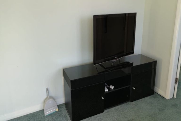 Photo of property in 139 The Ridgeway, Mornington, Wellington, 6021