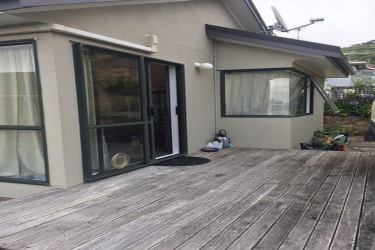 Photo of property in 2 Meadowcroft Grove, Johnsonville, Wellington, 6037