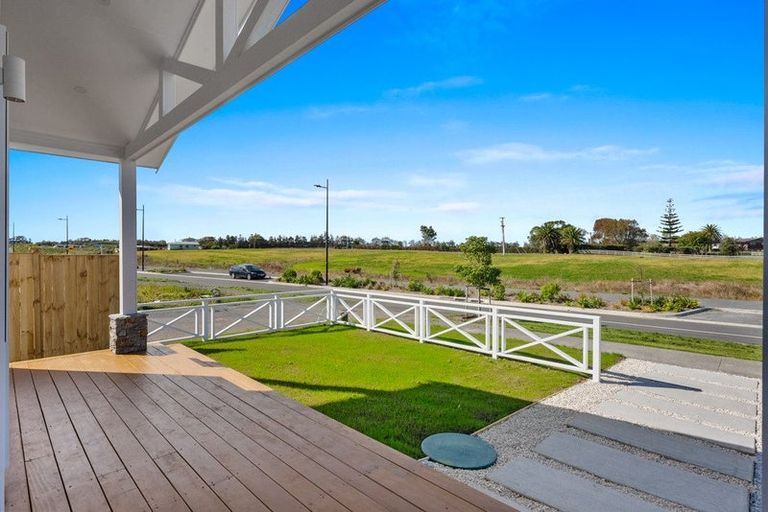 Photo of property in 113 Mutetai Road, Clarks Beach, 2122