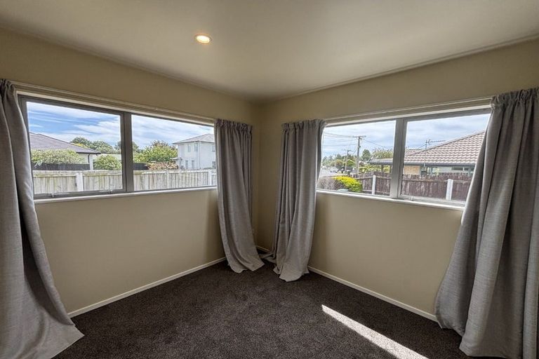 Photo of property in 1/2 Wildwood Avenue, Wainoni, Christchurch, 8061