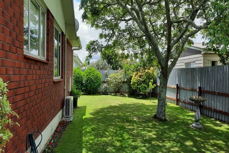 Photo of property in 11 Beaumont Place, Westbrook, Palmerston North, 4412