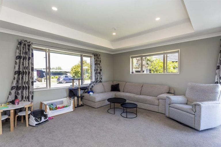 Photo of property in 16 Te Pihopa Way, Aidanfield, Christchurch, 8025