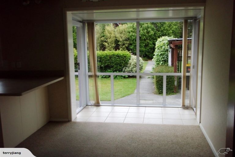 Photo of property in 21 Beatrice Place, Avonhead, Christchurch, 8042