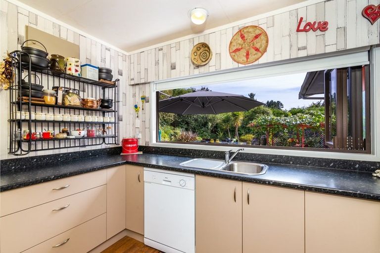 Photo of property in 15 Peehimanini Road, Waitahanui, Taupo, 3378