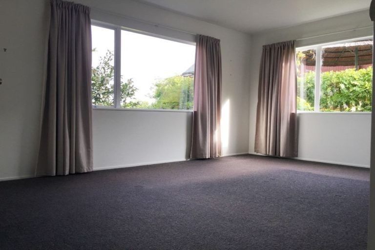 Photo of property in 730 East Coast Road, Pinehill, Auckland, 0632