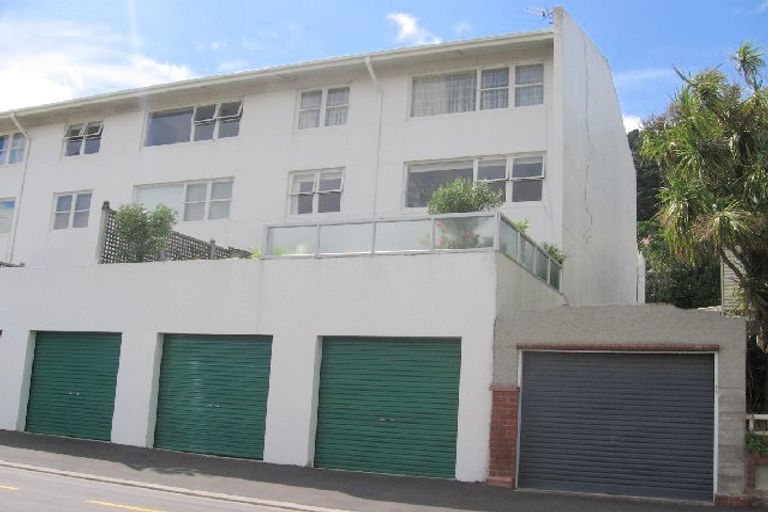 Photo of property in Earnslaw Flats, 91 Austin Street, Mount Victoria, Wellington, 6011