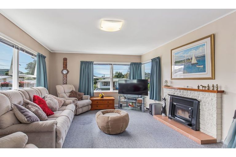 Photo of property in 34 Levesque Street, Birkdale, Auckland, 0626