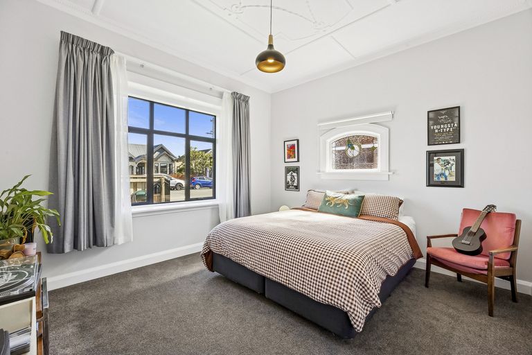 Photo of property in 243 Macandrew Road, Forbury, Dunedin, 9012