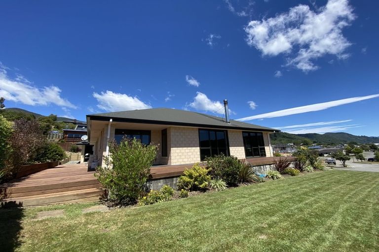 Photo of property in 10 Pukeko Place, Picton, 7220