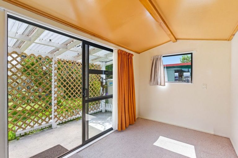 Photo of property in 51 Ngaio Road, Waikanae, 5036