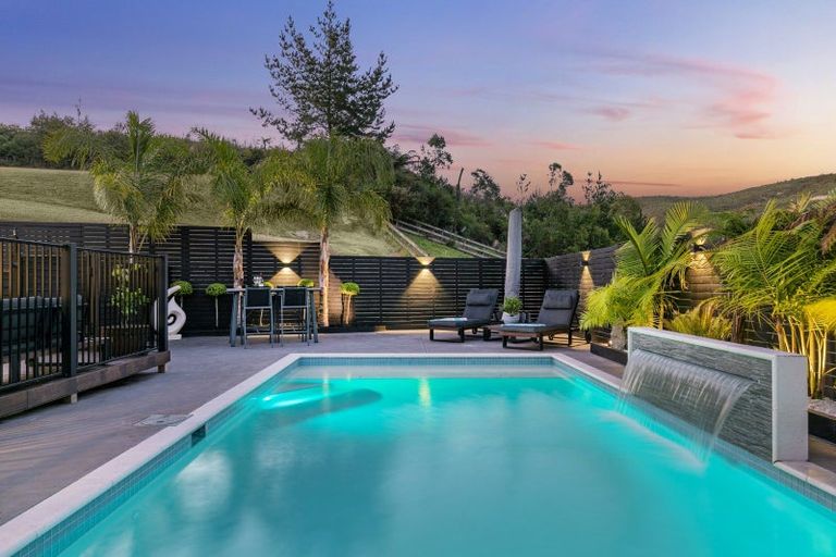 Photo of property in 17 Wautaiti Drive, Riverhead, 0820