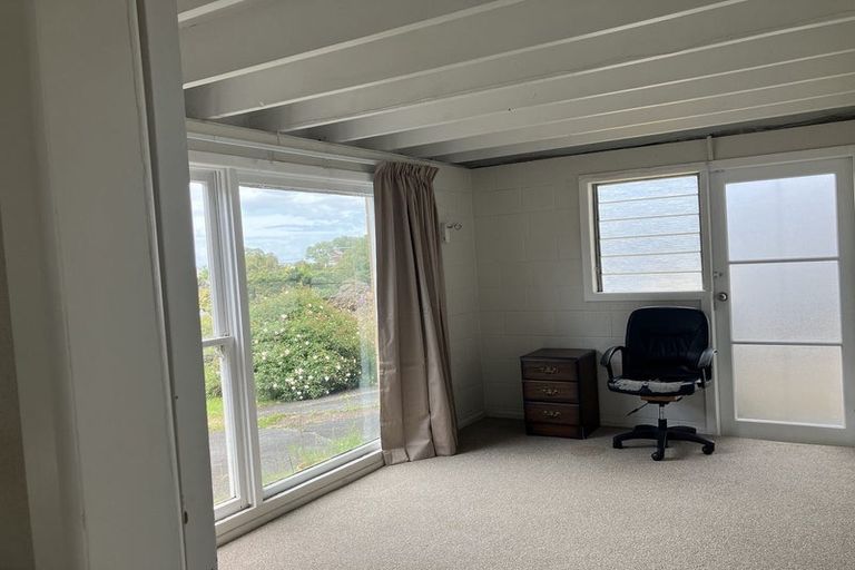 Photo of property in 94 Ocean View Road, Northcote, Auckland, 0627