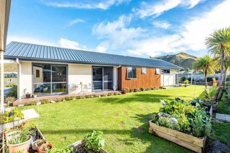 Photo of property in 14 Tuamotu Park, Wainui, Gisborne, 4010